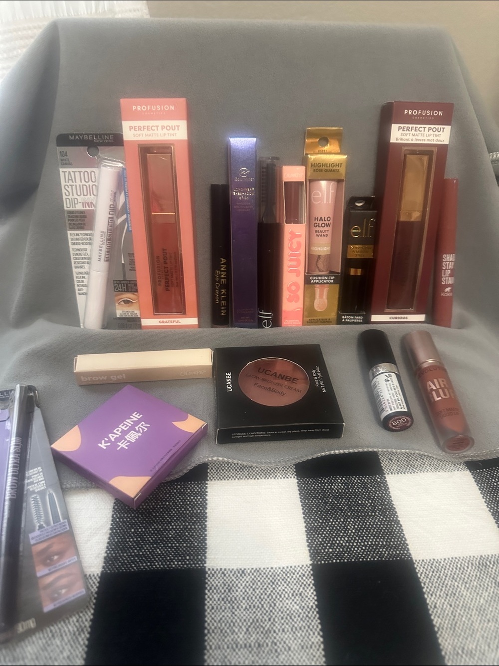 16 pc bundle of ladies cosmetics NWT